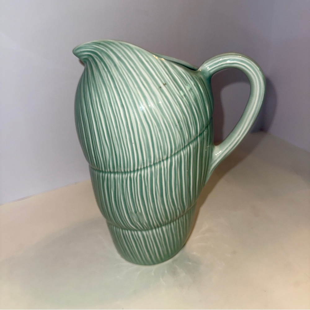 Green Ribbed Serveware with Elegant Form